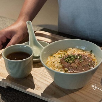 ������� Loveramics Stone 20cm Serve Bowl (Bauhaus Green)