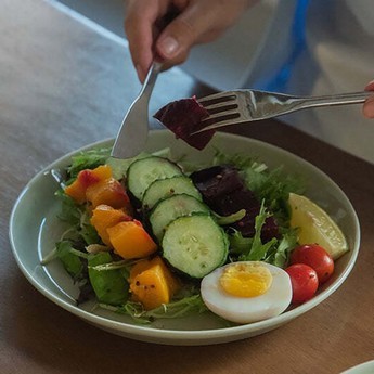 ������� Loveramics Stone 23cm Salad Plate (Bauhaus Green)