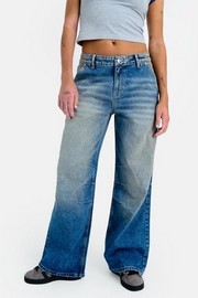 ������ (Regular fit) The Ragged Priest