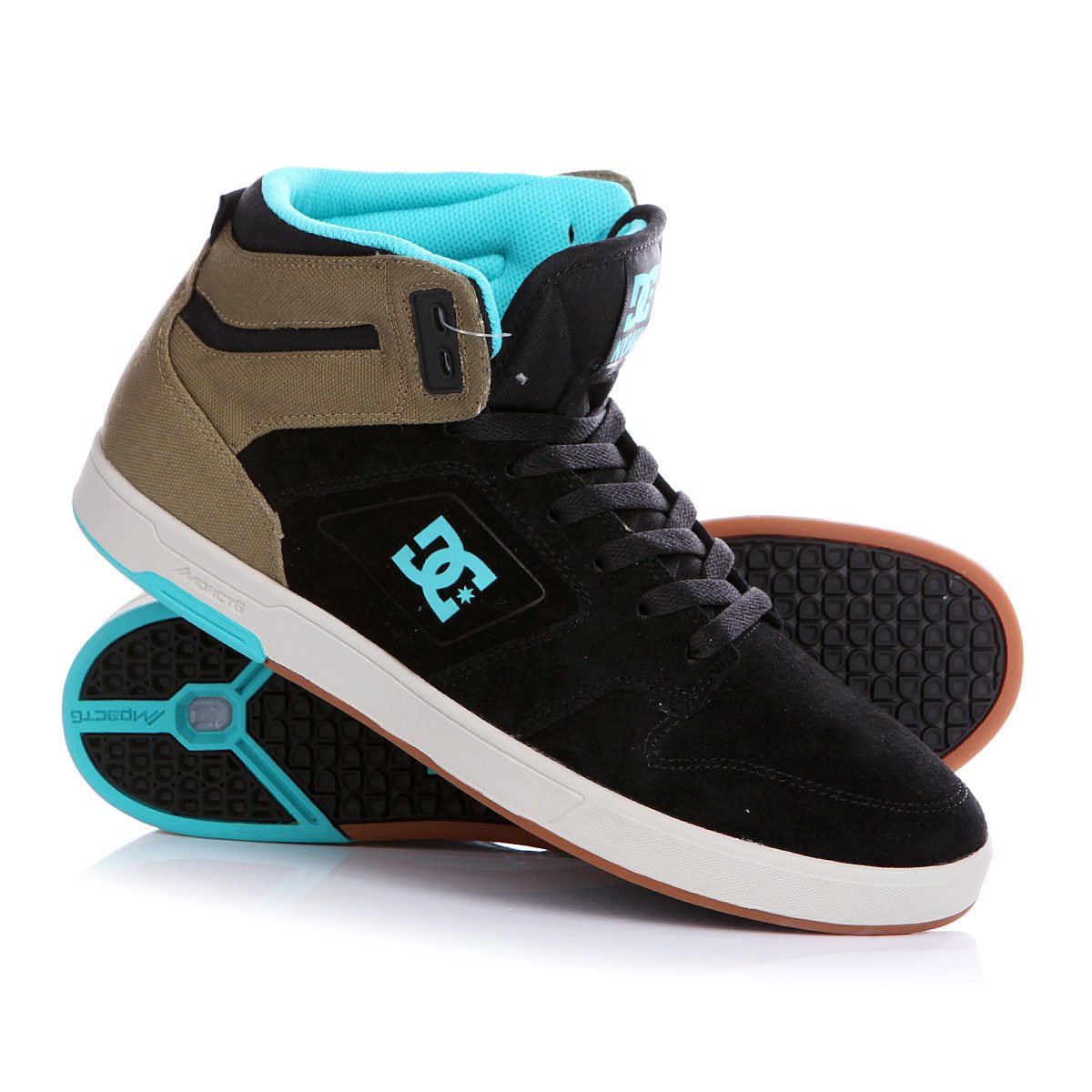 Кроссовки dc. DC Shoes высокие кеды. DC Shoes кеды высокие мужские Мегаполис. Кроссовки DC шузы. Высокие кеды DC Graduate.