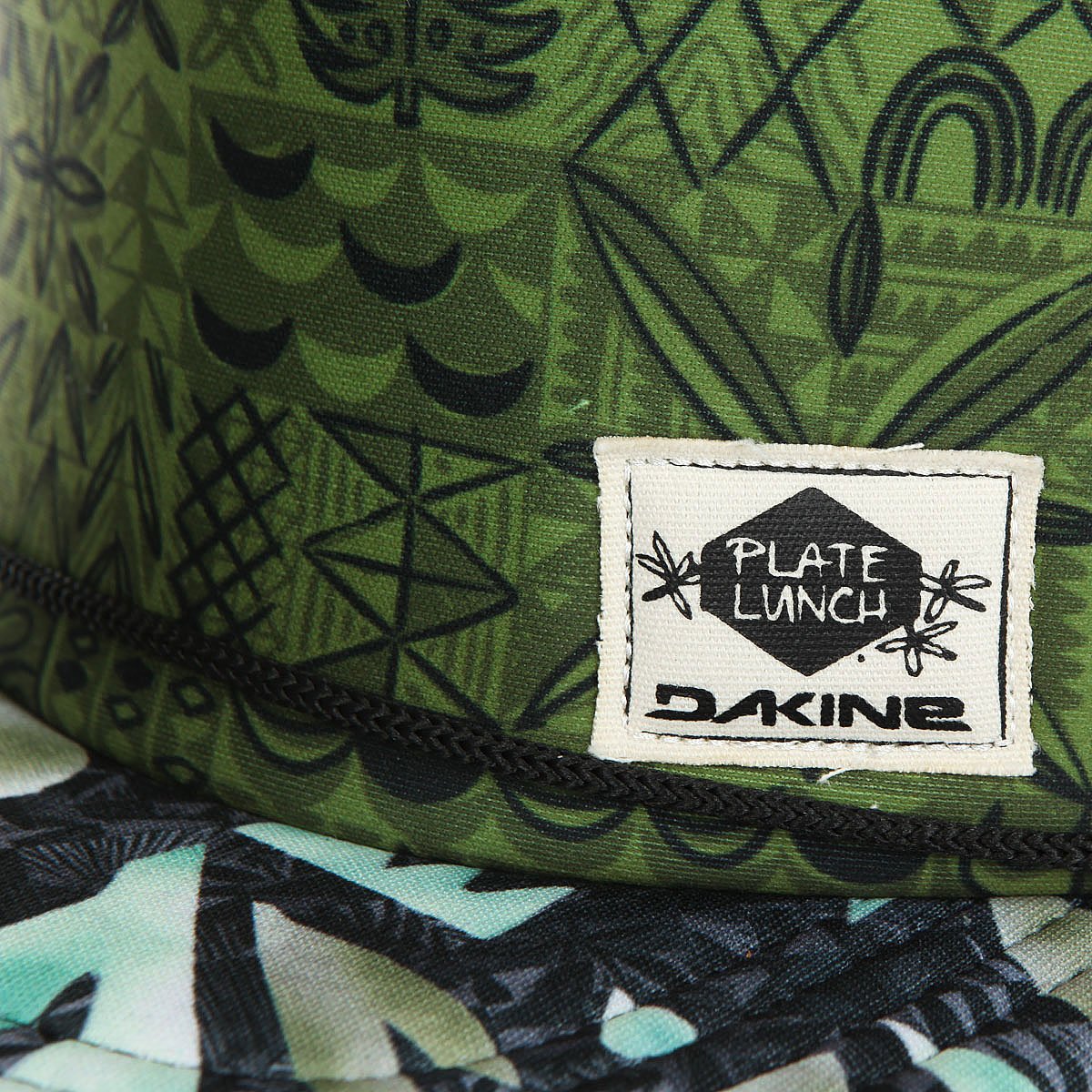 Купить бейсболку классическая Dakine Plate Lunch Trucker в интернет