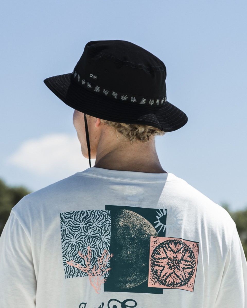   Coral Gardeners Restore