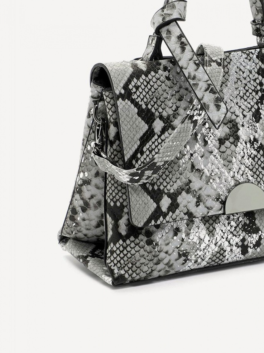 ����� 31201,8