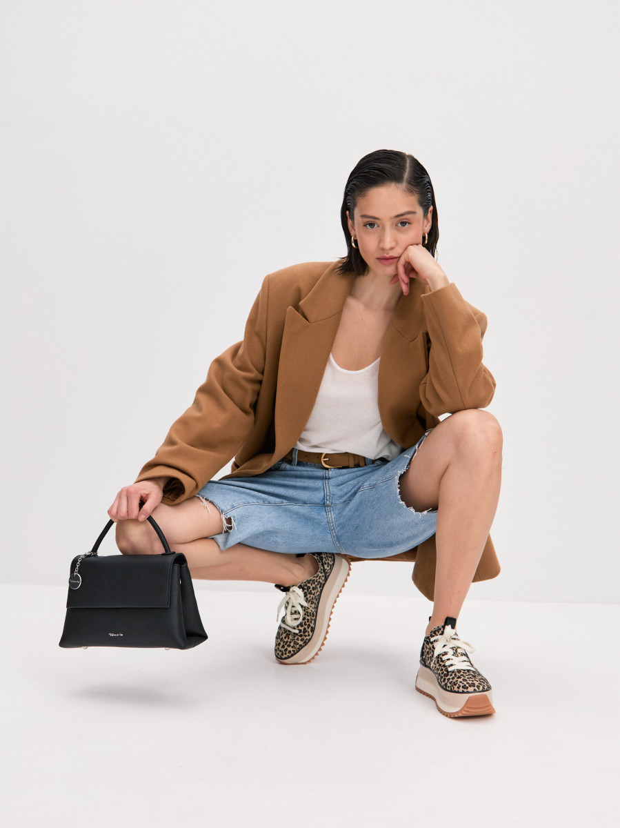 Carmen    M  33231,100
