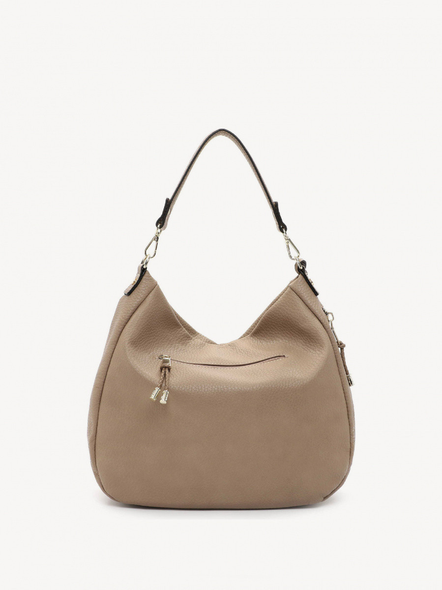 Carissa   L  33185,900