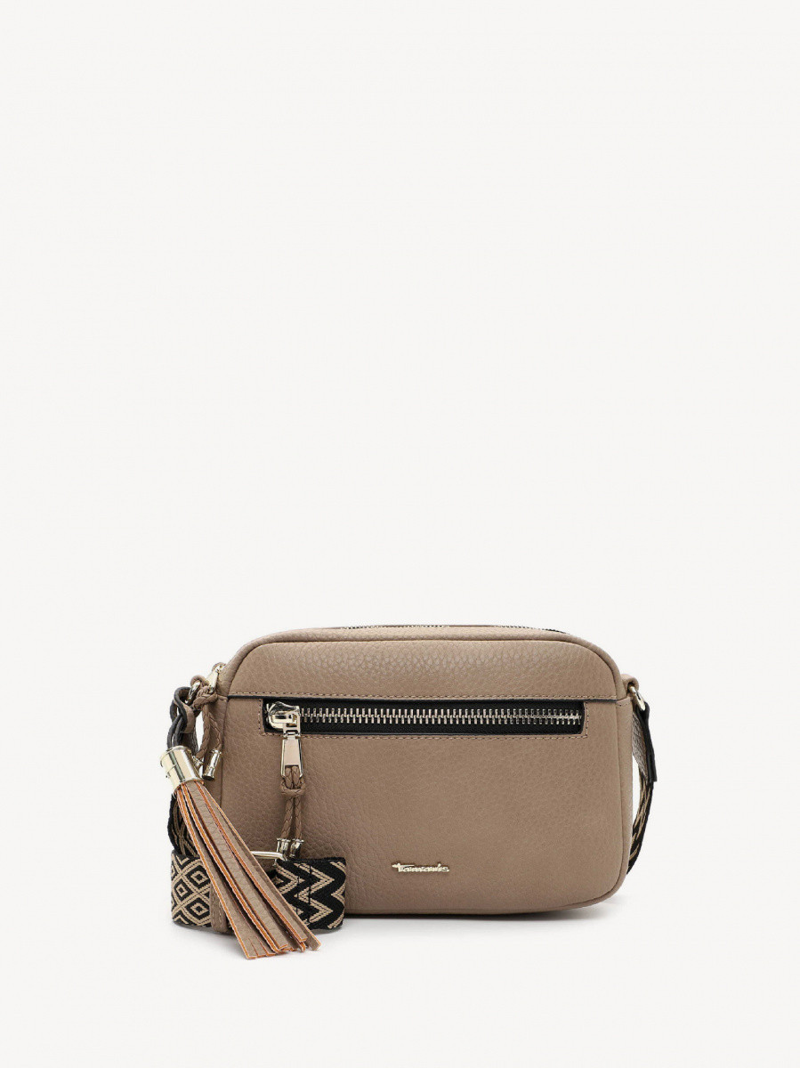 Carissa    M  33180,900