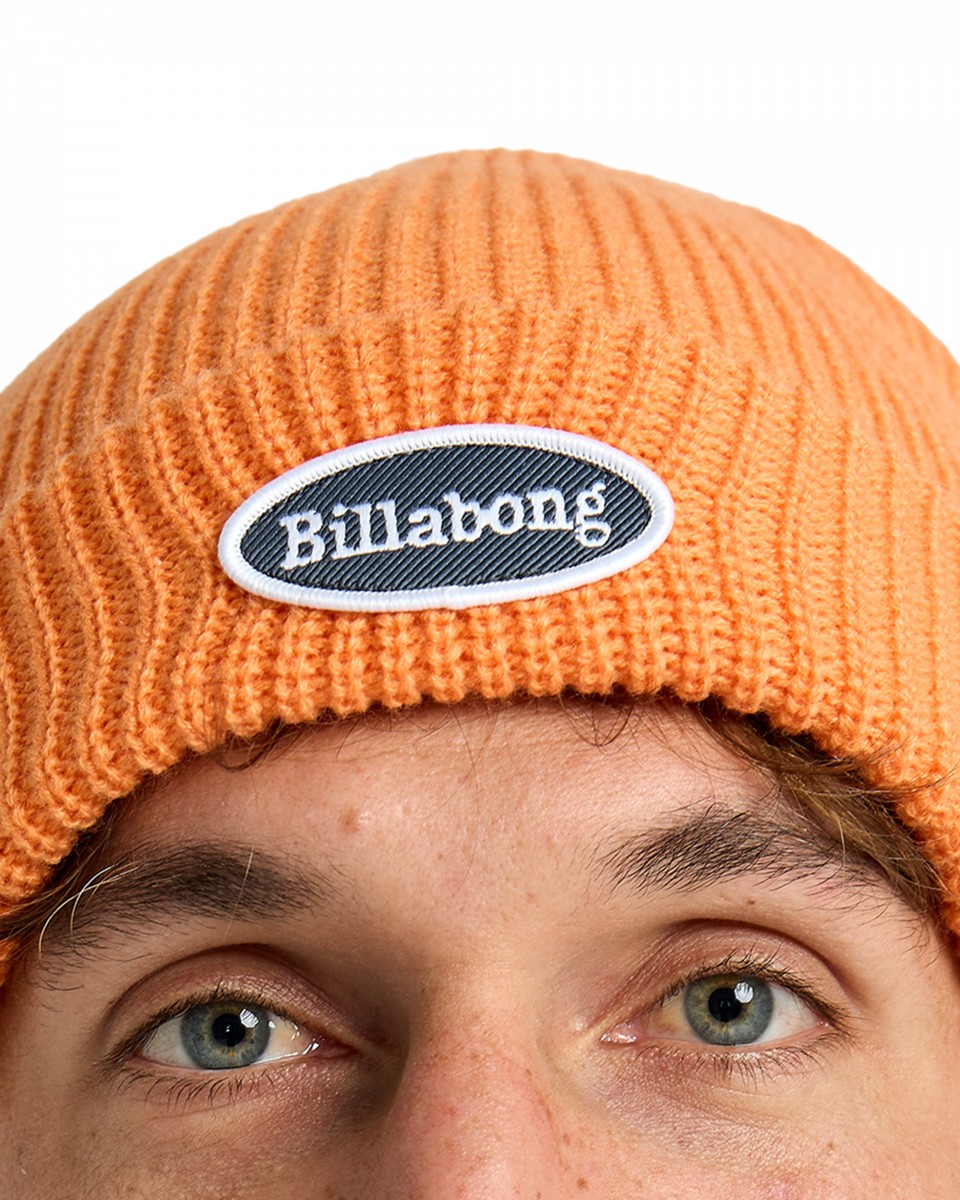 ����� MOGUL BEANIE