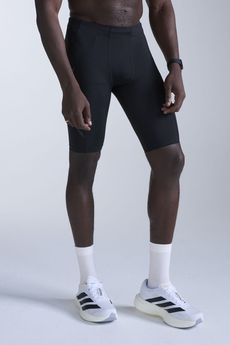 ������� �������������� ����� 2XU Core Compression Shorts � ���� 2