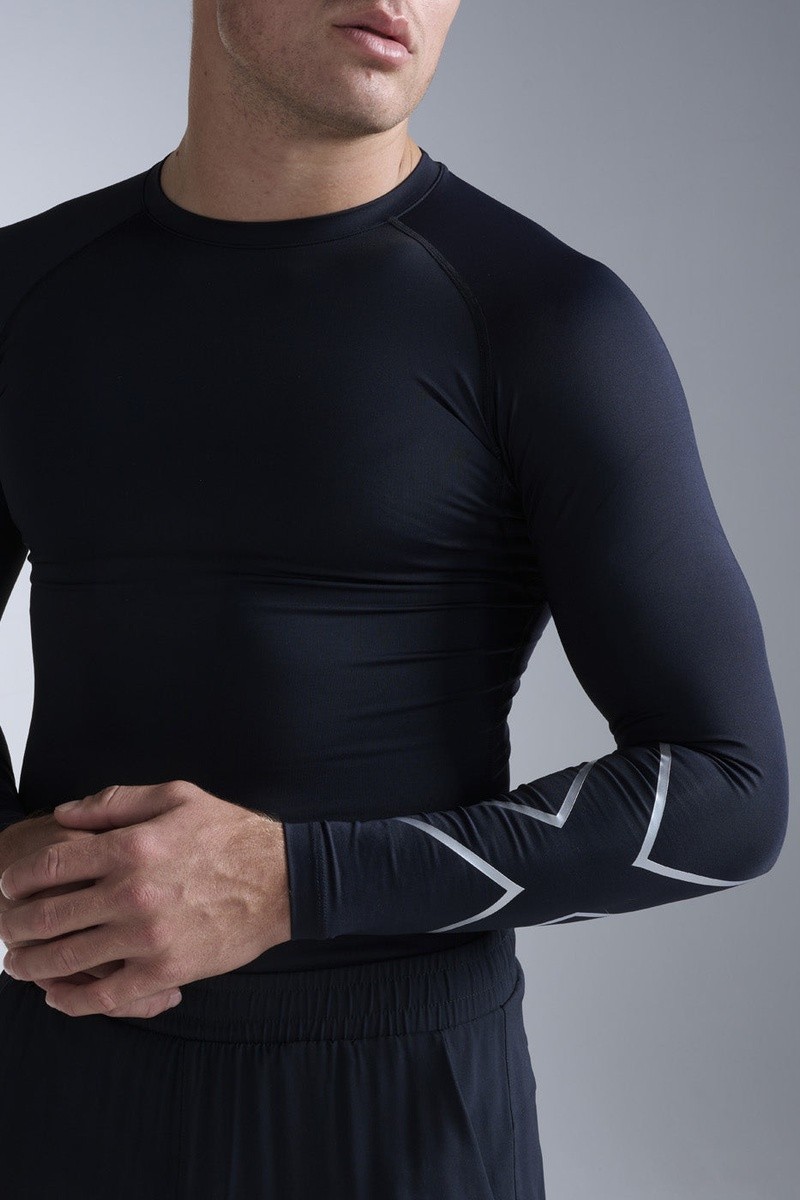 ������� �������������� �������� 2XU Core Compression L/S_2 � ���� 3