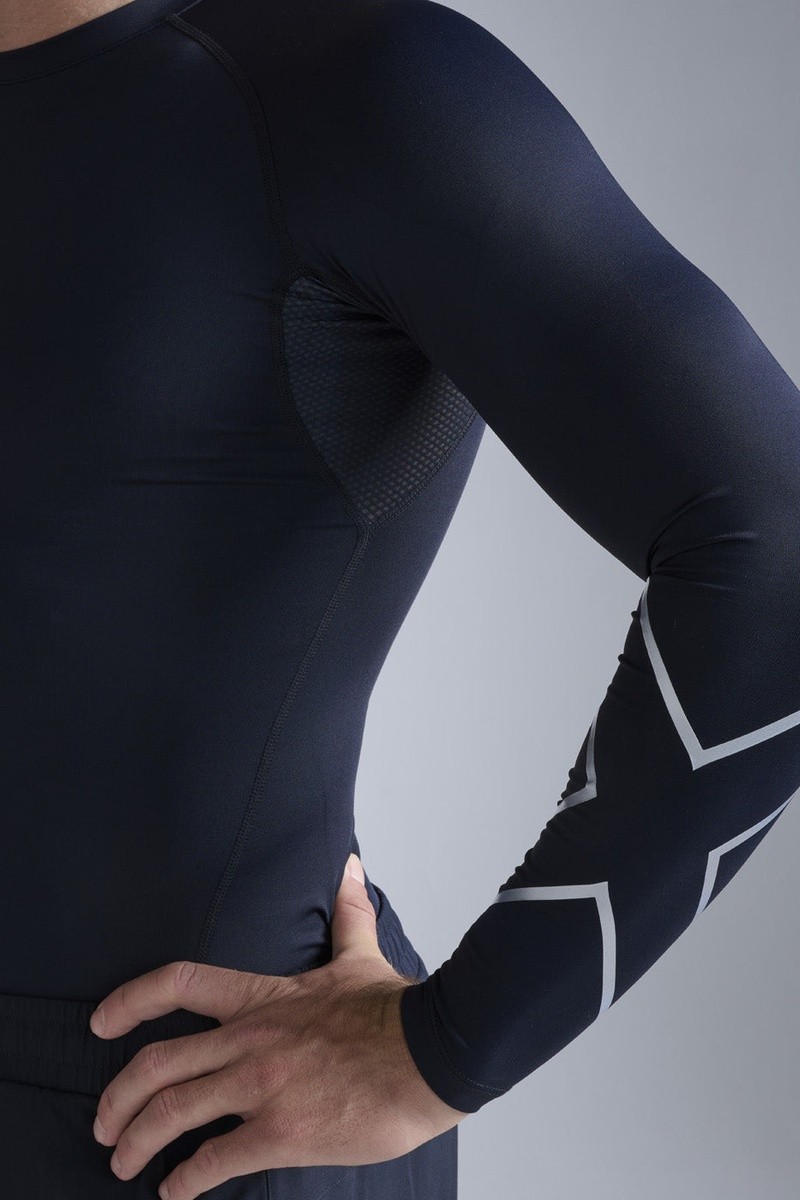 ������� �������������� �������� 2XU Core Compression L/S_2 � ���� 4