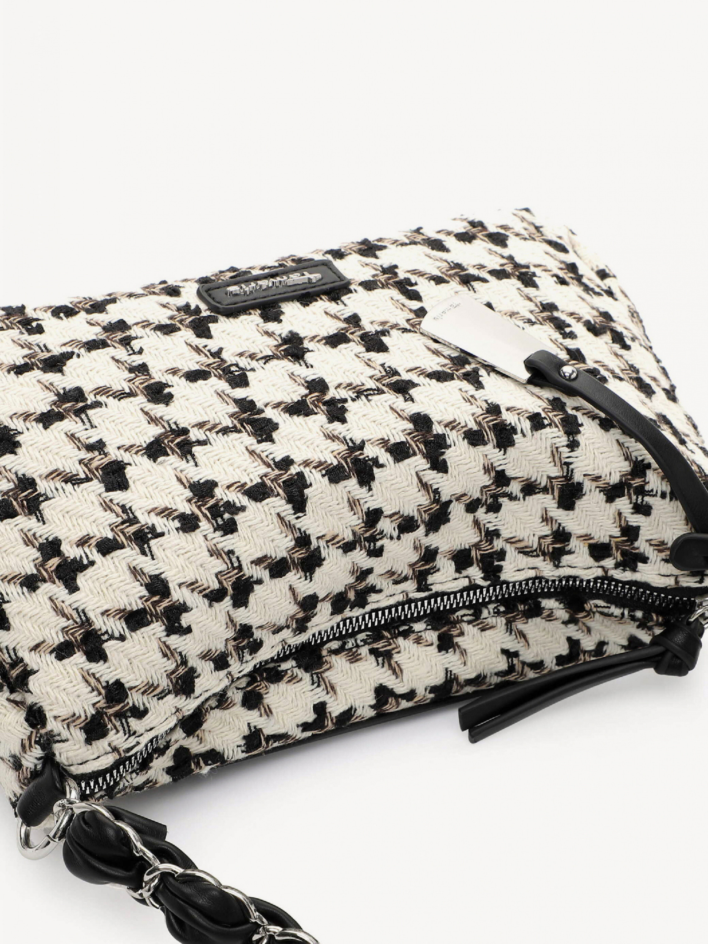 ������� ����� ����� 32900,100