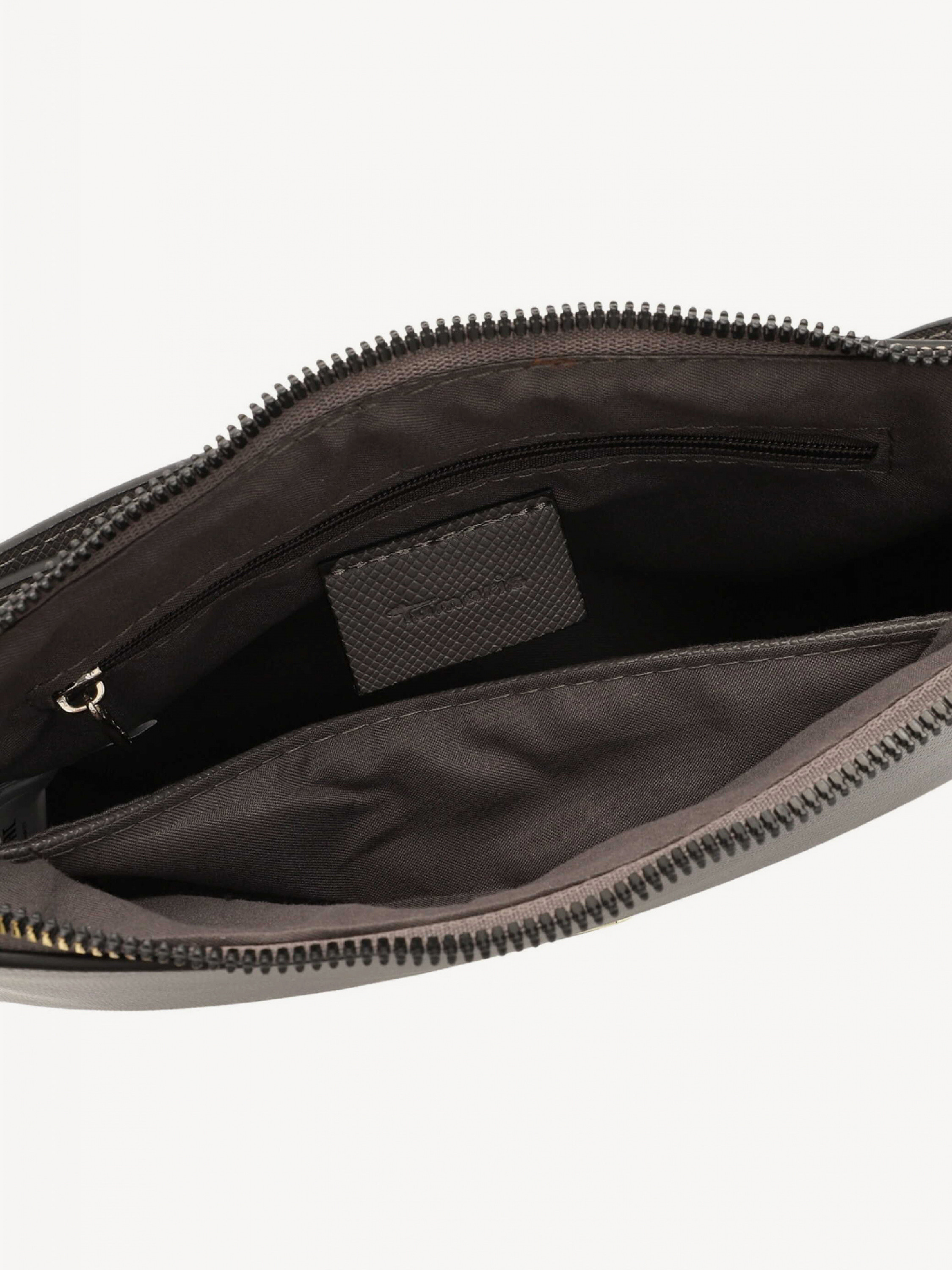 Anja  L   33260,840