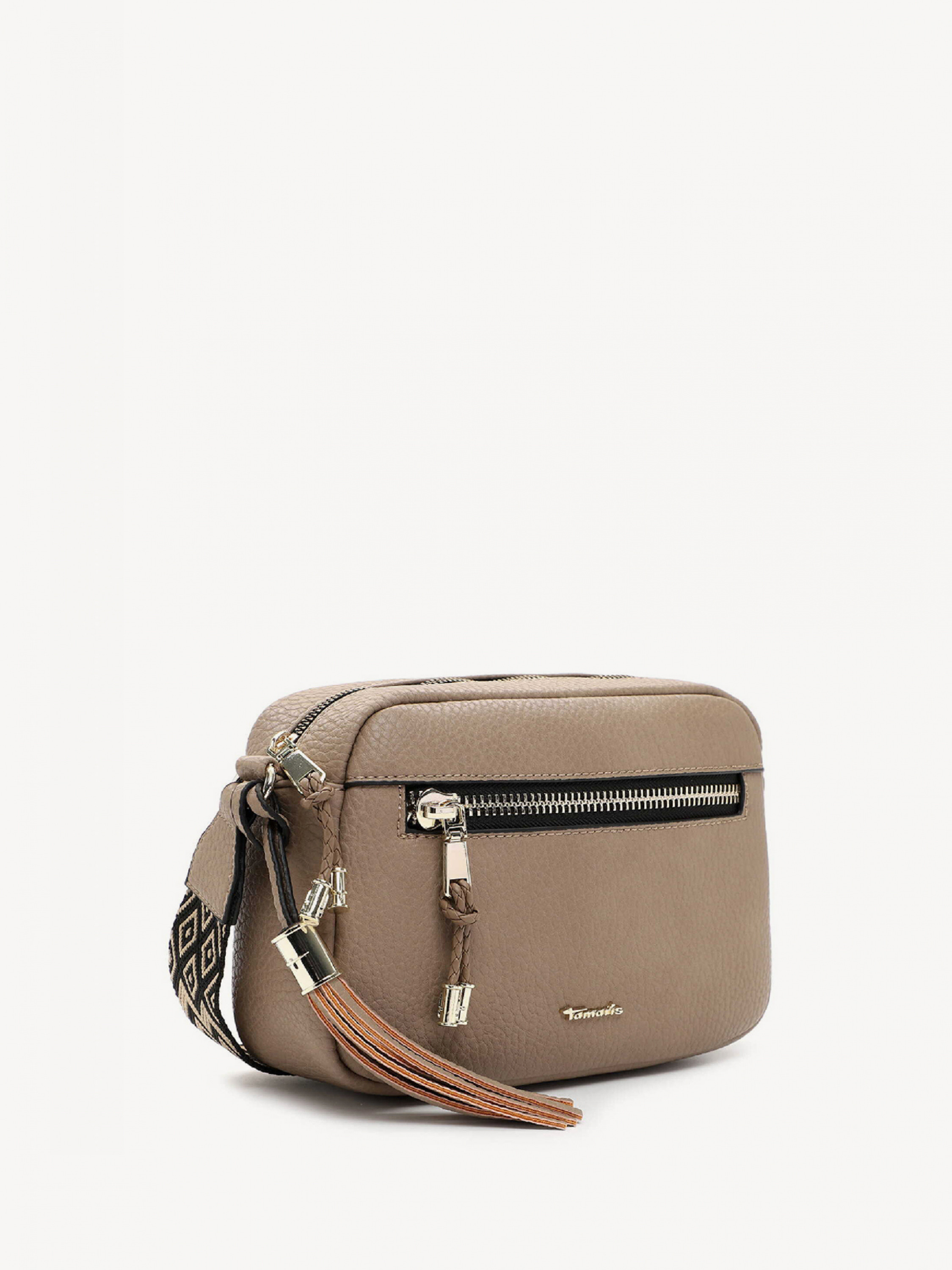 Carissa    M  33180,900