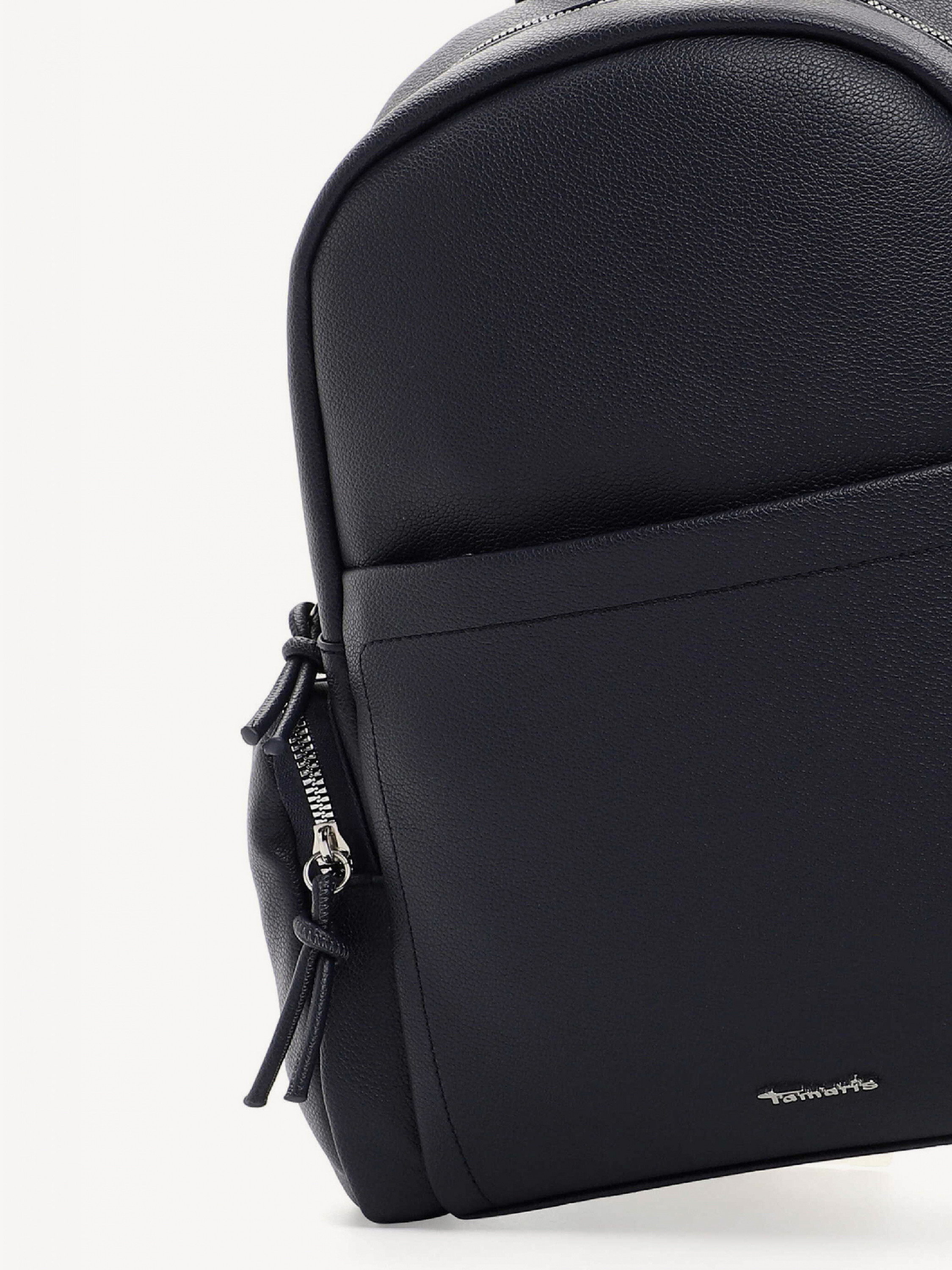 Christina  M  33140,500