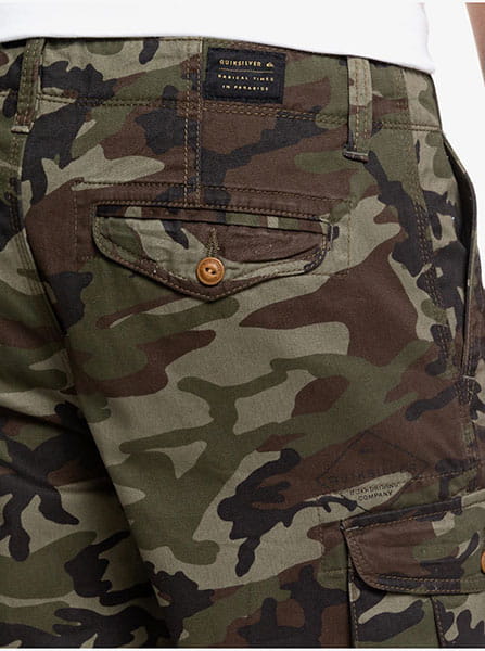 .///-   QUIKSILVER Crucial Battle