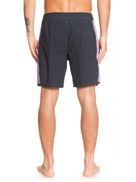 .///   Quiksilver Echo Beach Checker 18"