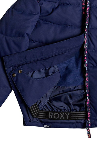 .// /      Roxy Anna
