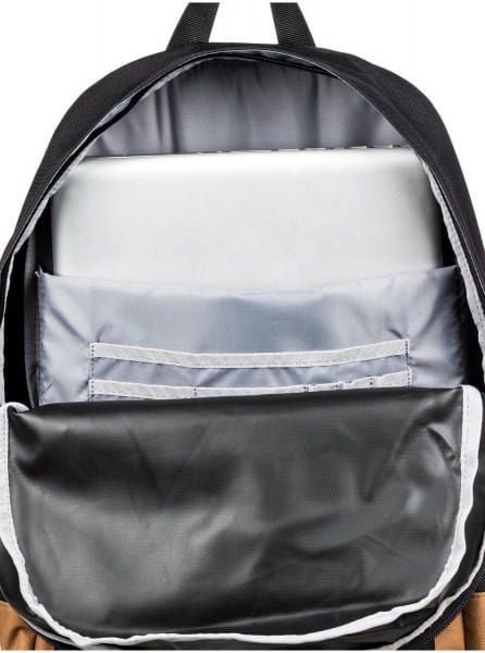 .//  /  Quiksilver New Night Track 18L