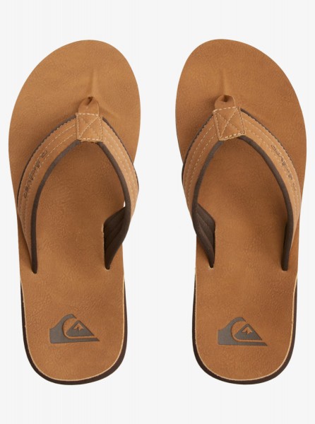 .//  /   Carver Nubuck
