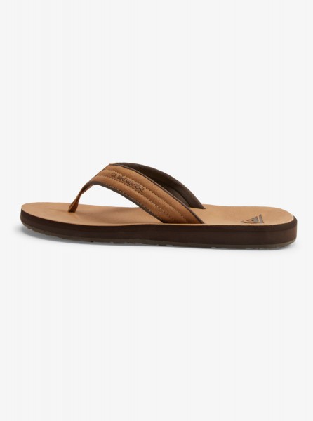 .//  /   Carver Nubuck