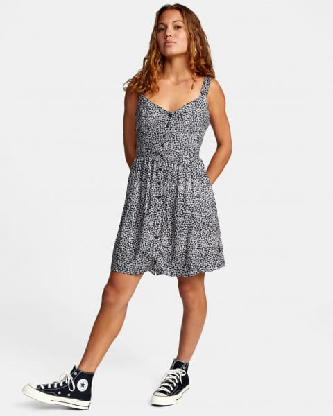 .///  - Rvca Juniper