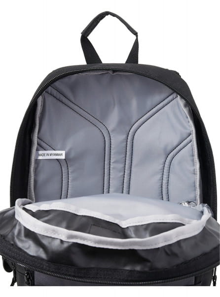 .//  /   Quiksilver Chomping 12L 2-7