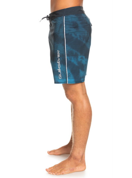 .///  Quiksilver Surfsilk Massive 17" Black