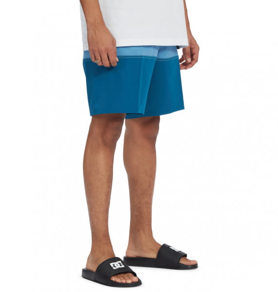 .///  Dc Midway 19" Moroccan Blue