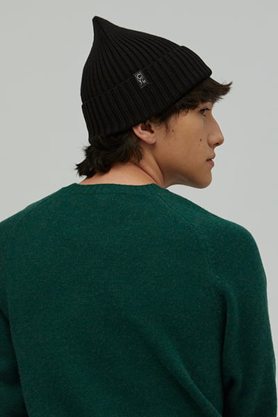 Темно-зеленые мужские шапки