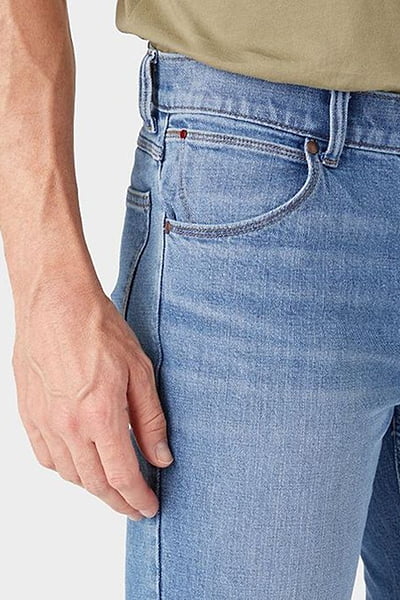 ������ Wrangler Regular