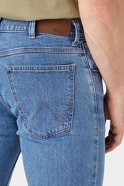 ������ Wrangler Regular