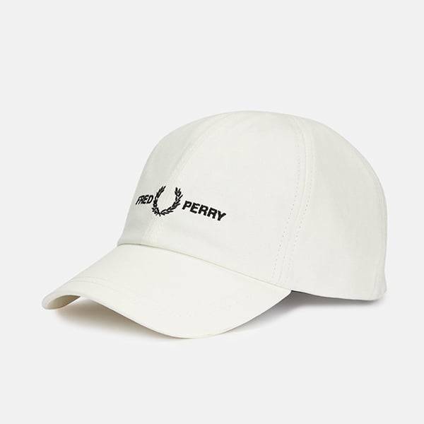 Бейсболка FRED PERRY GRAPHIC BRANDED TWILL CAP