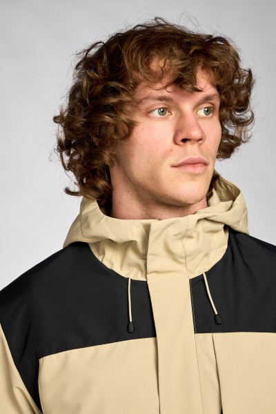 OUTDOOR A-RAIN RESISTANT