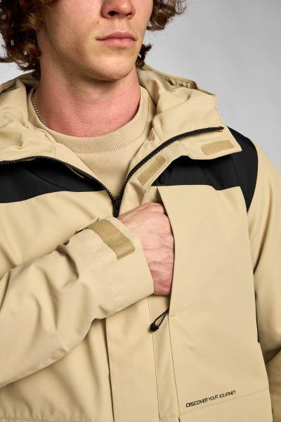  OUTDOOR A-RAIN RESISTANT