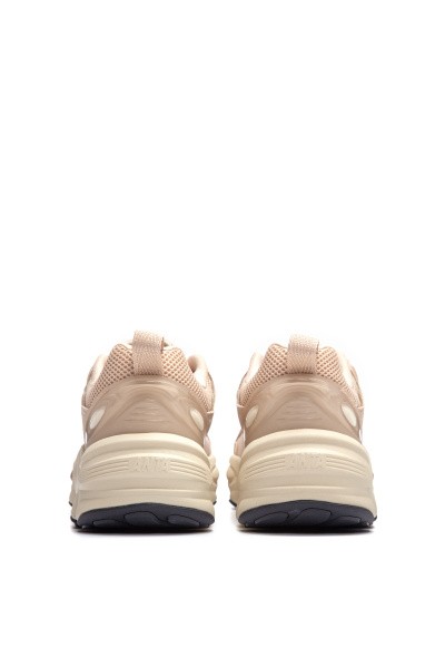 ������������ ��������� Anta LUCY