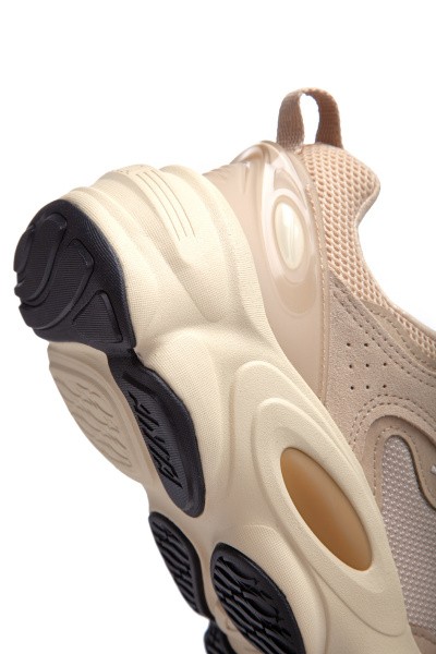 ������������ ��������� Anta LUCY