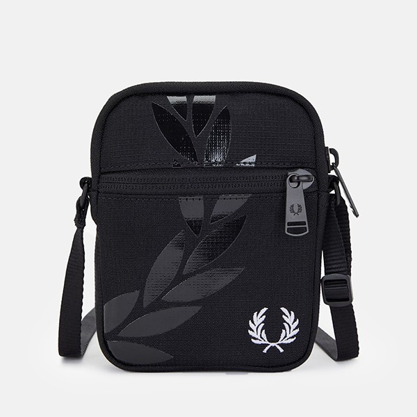  FRED PERRY PRNT LRL WRTH RPSTP SIDE BAG