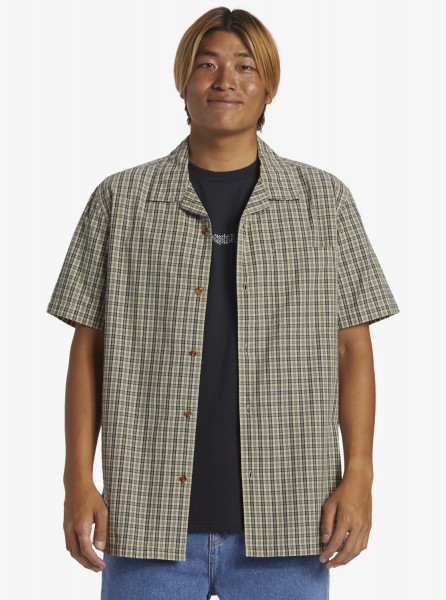 .//  /         Saturn Casual