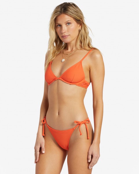 ./ //    Tanlines Tropic
