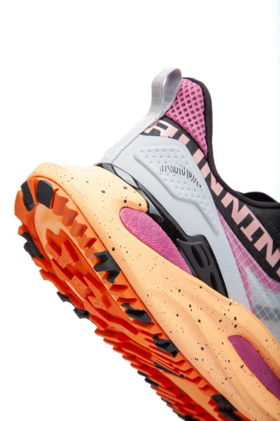    Anta UNIVERSE