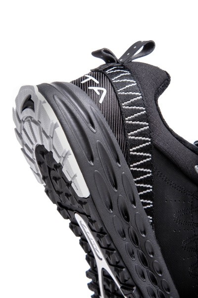   Anta Wild Run