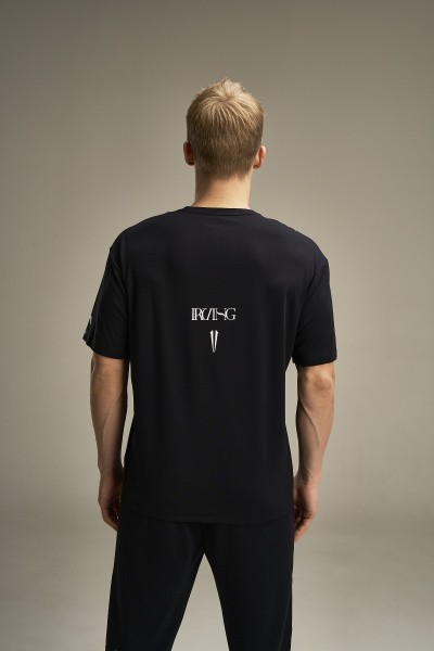 �������� Artist On The court