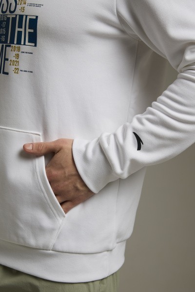 ���� Anta ACROSS THE TIME