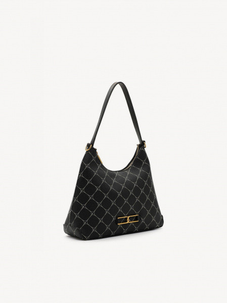 Anastasia Chain    M 