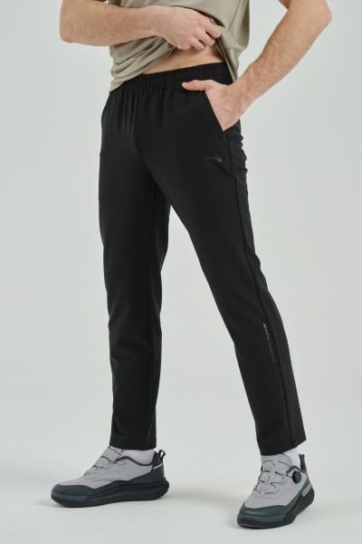   Pants bar