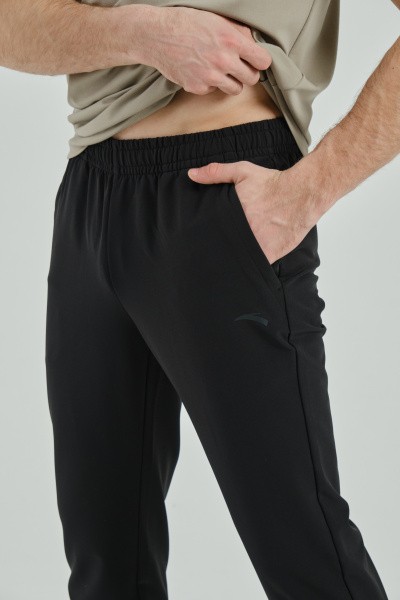   Pants bar