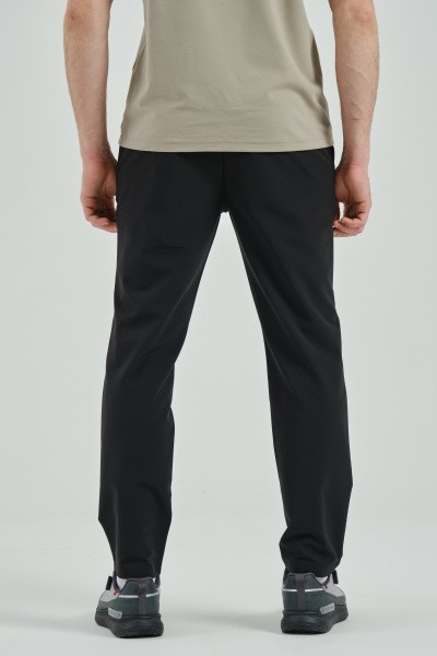   Pants bar
