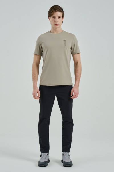   Pants bar
