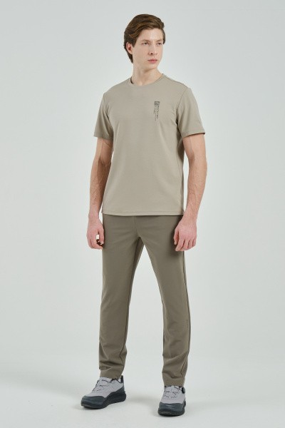   Pants bar