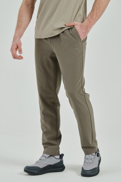   Pants bar